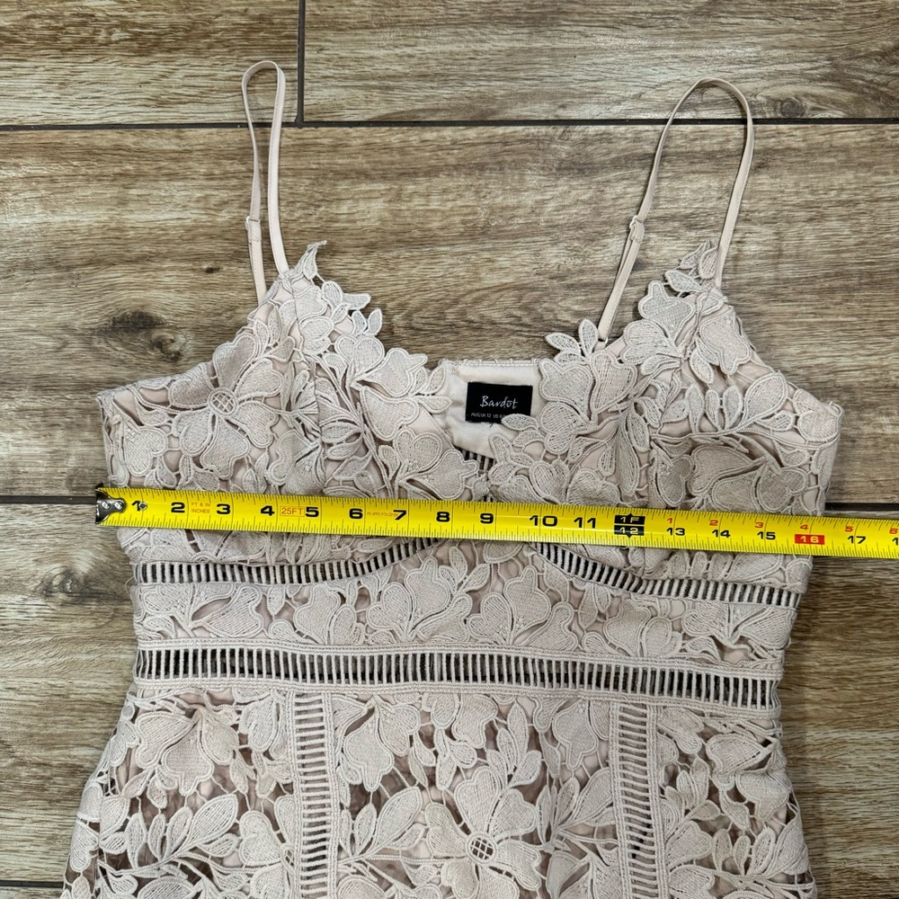 Bardot Botanica Lace Midi Dress Size 8 Nude Beige Floral Overlay Ladder Lace - Picture 13 of 16